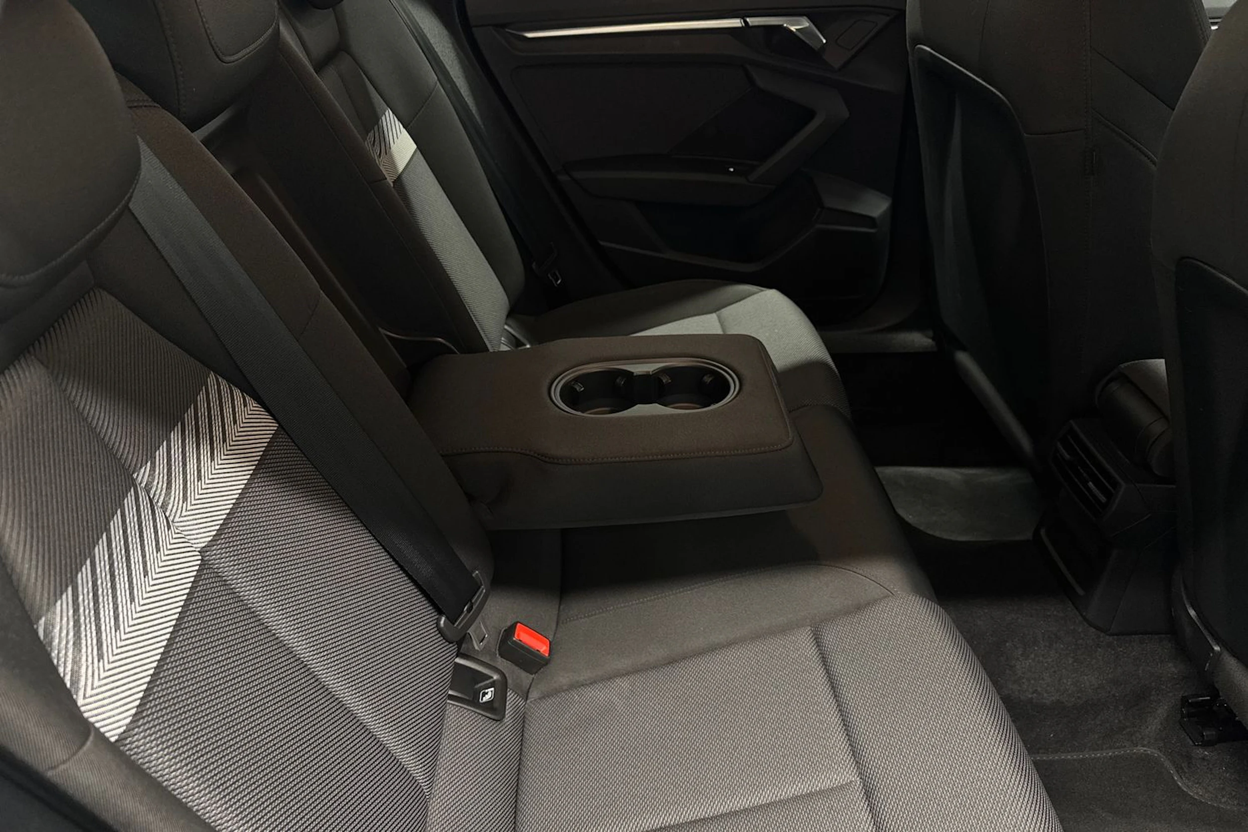 valkoinen Audi A3 2023 kuva 23.