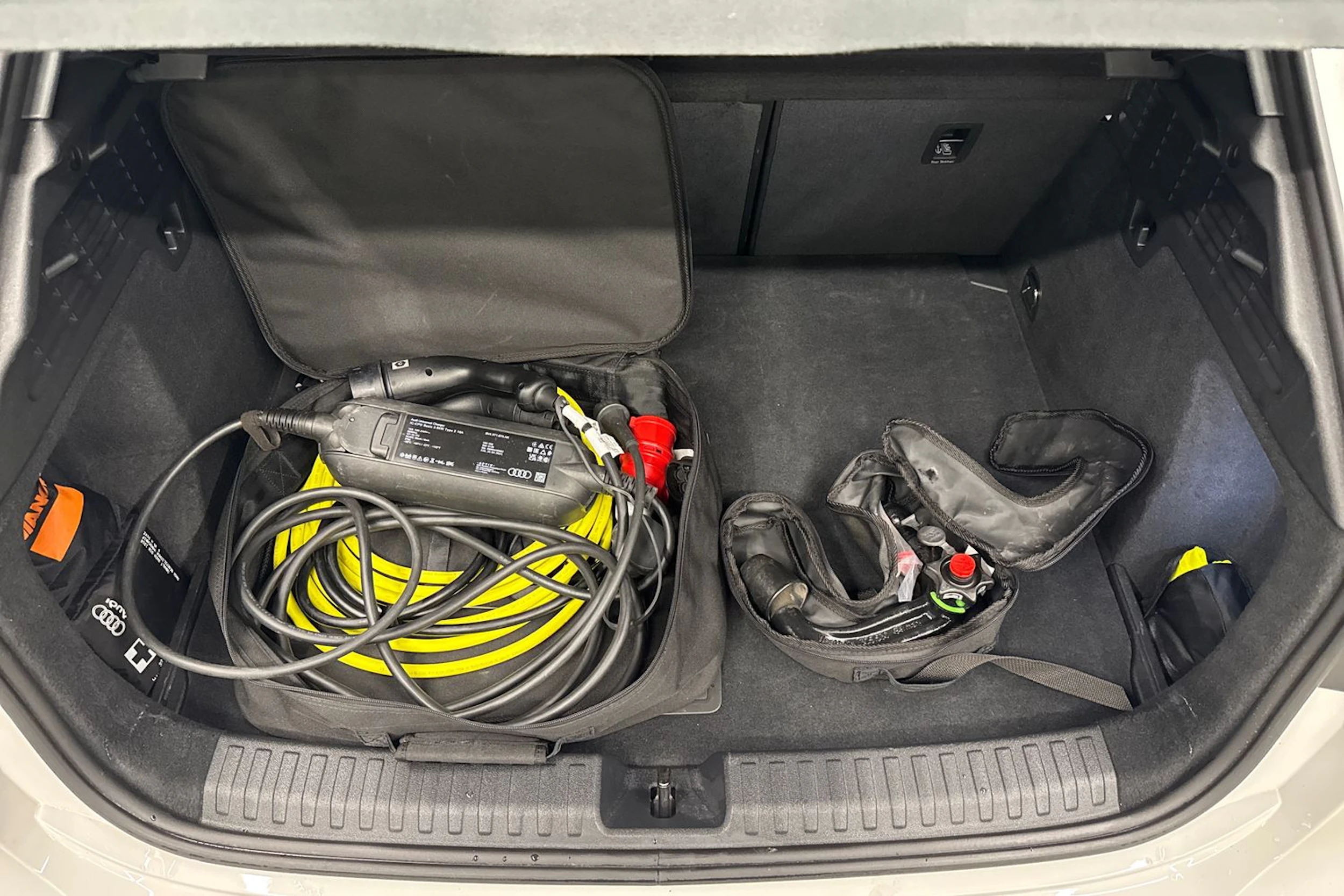 valkoinen Audi A3 2023 kuva 25.