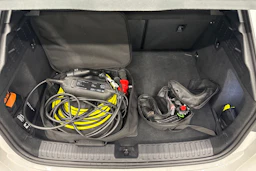 valkoinen Audi A3 2023 kuva 25.