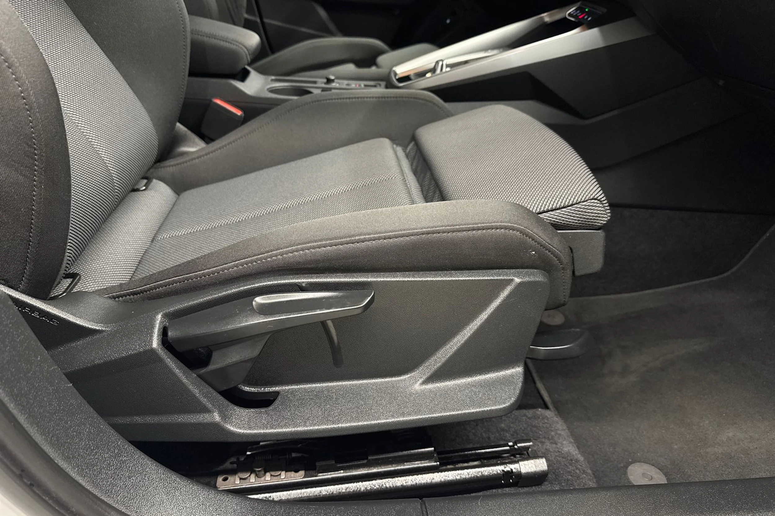 valkoinen Audi A3 2023 kuva 29.