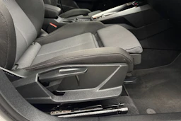 valkoinen Audi A3 2023 kuva 29.