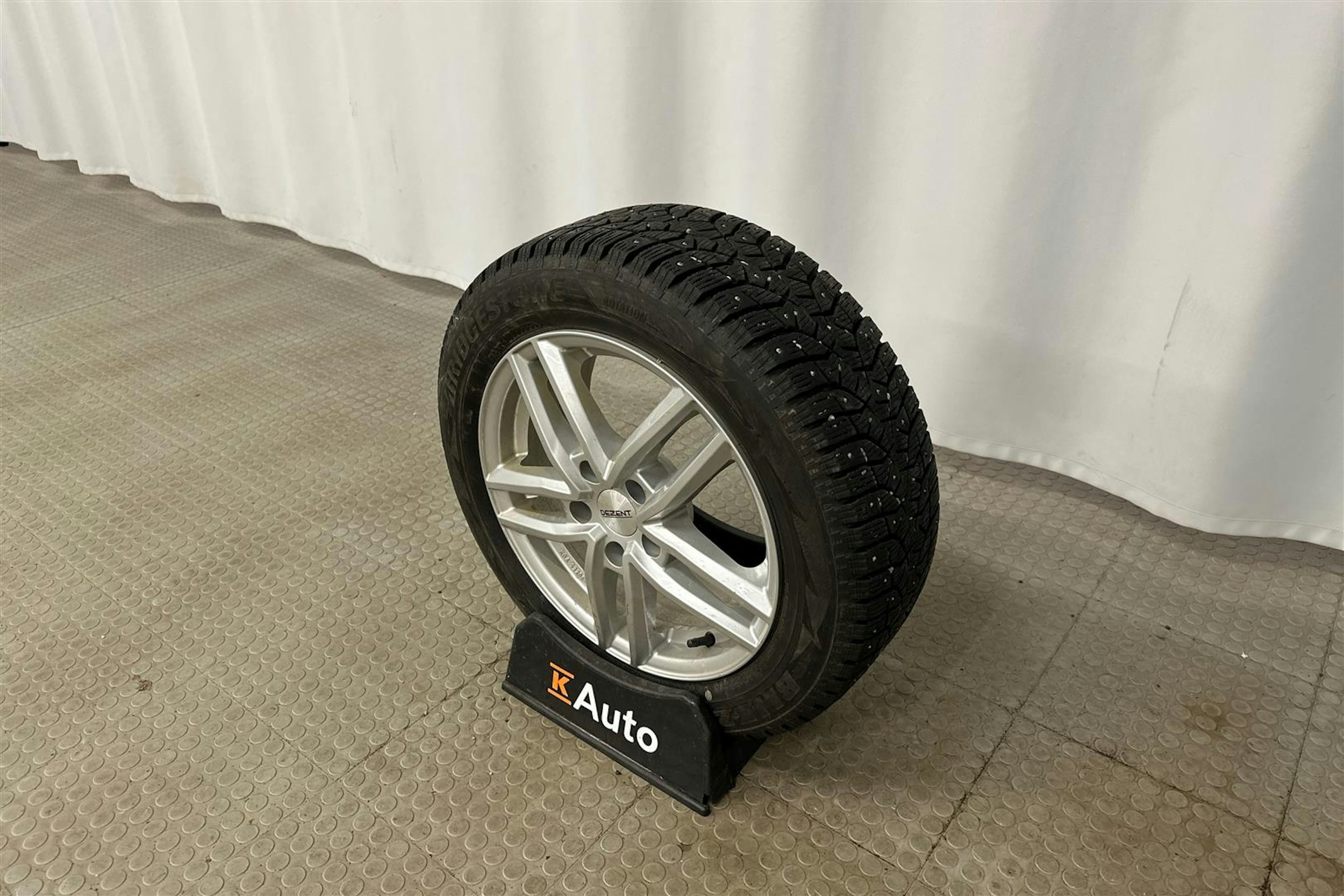 valkoinen Audi A3 2023 kuva 7.