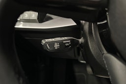valkoinen Audi A3 2023 kuva 12.