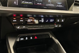 valkoinen Audi A3 2023 kuva 16.