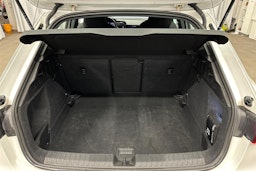 valkoinen Audi A3 2023 kuva 19.