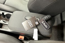 valkoinen Audi A3 2023 kuva 21.