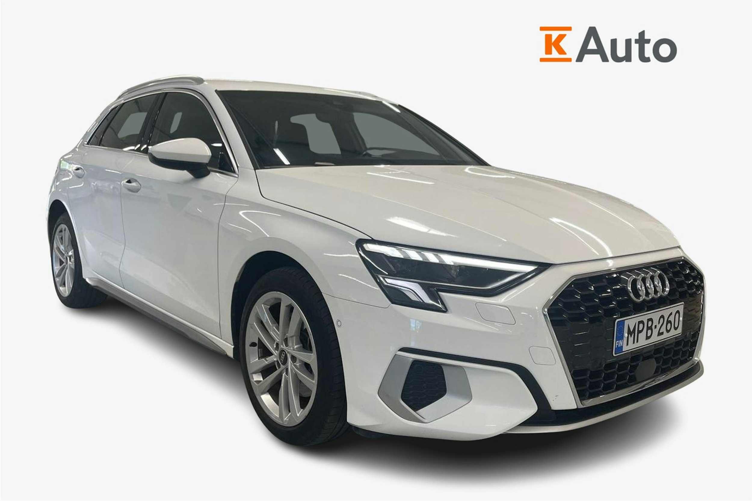 valkoinen Audi A3 2023 kuva 1.