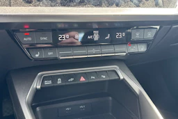 valkoinen Audi A3 2023 kuva 13.