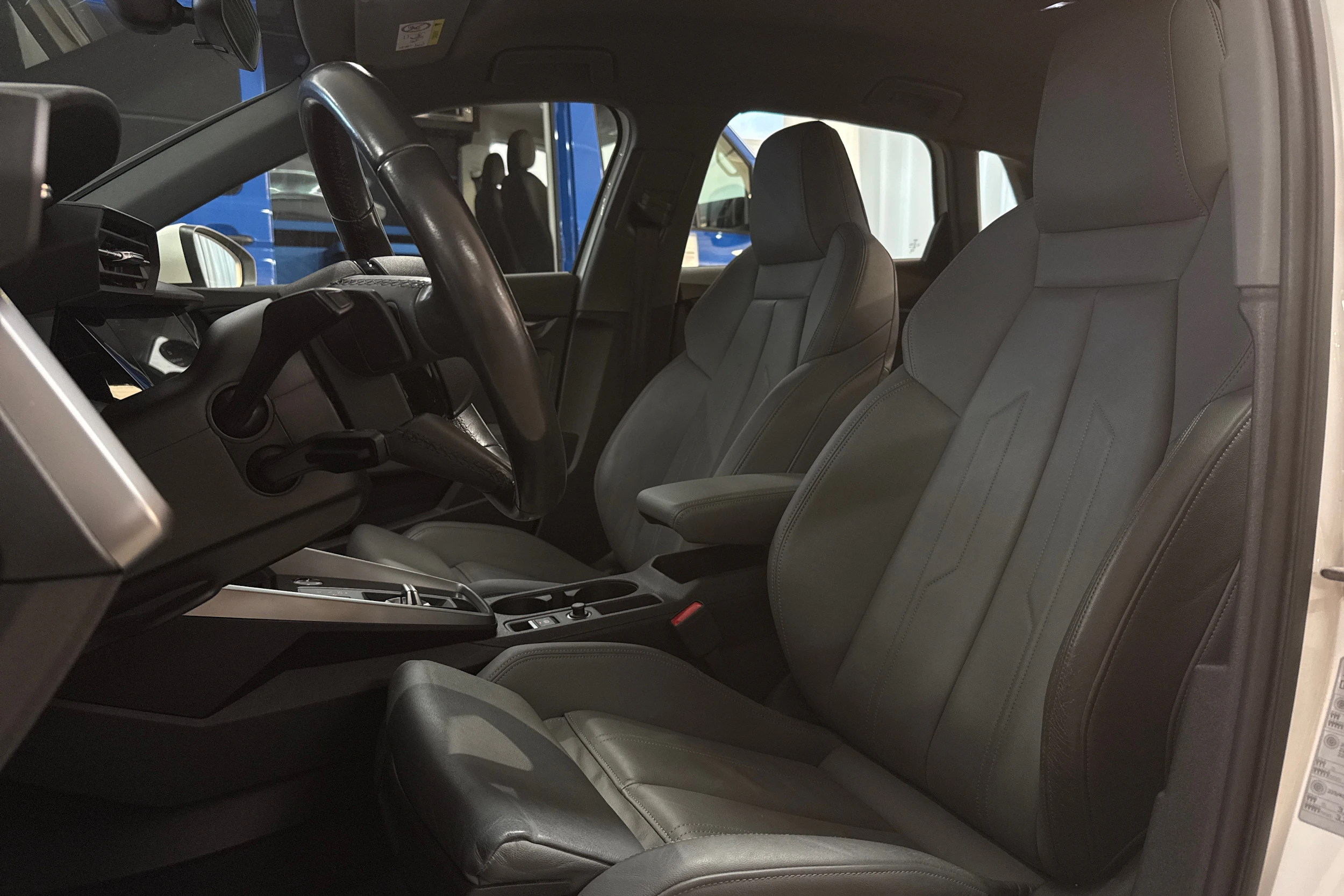 valkoinen Audi A3 2023 kuva 25.