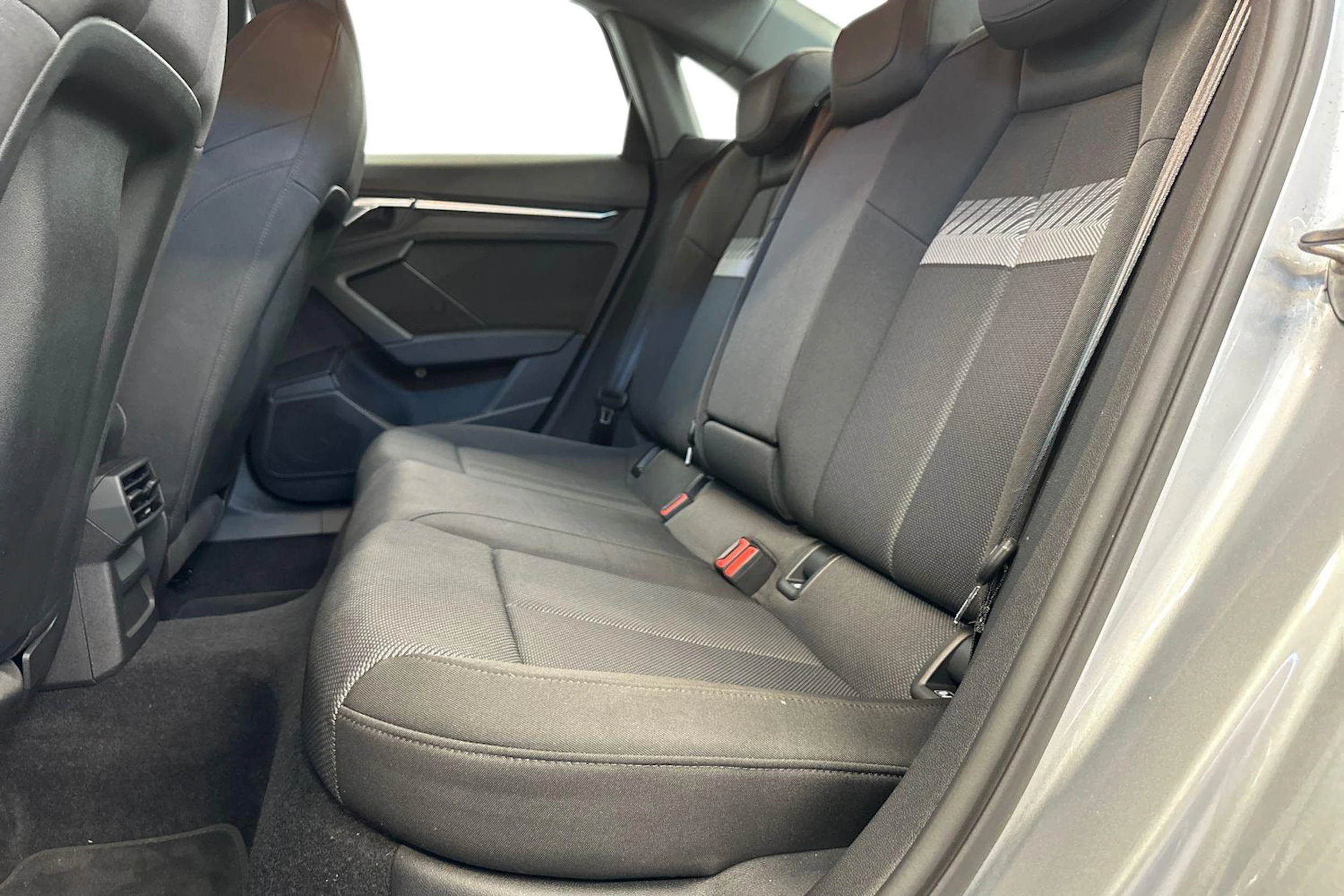 met. harmaa Audi A3 2023 kuva 8.