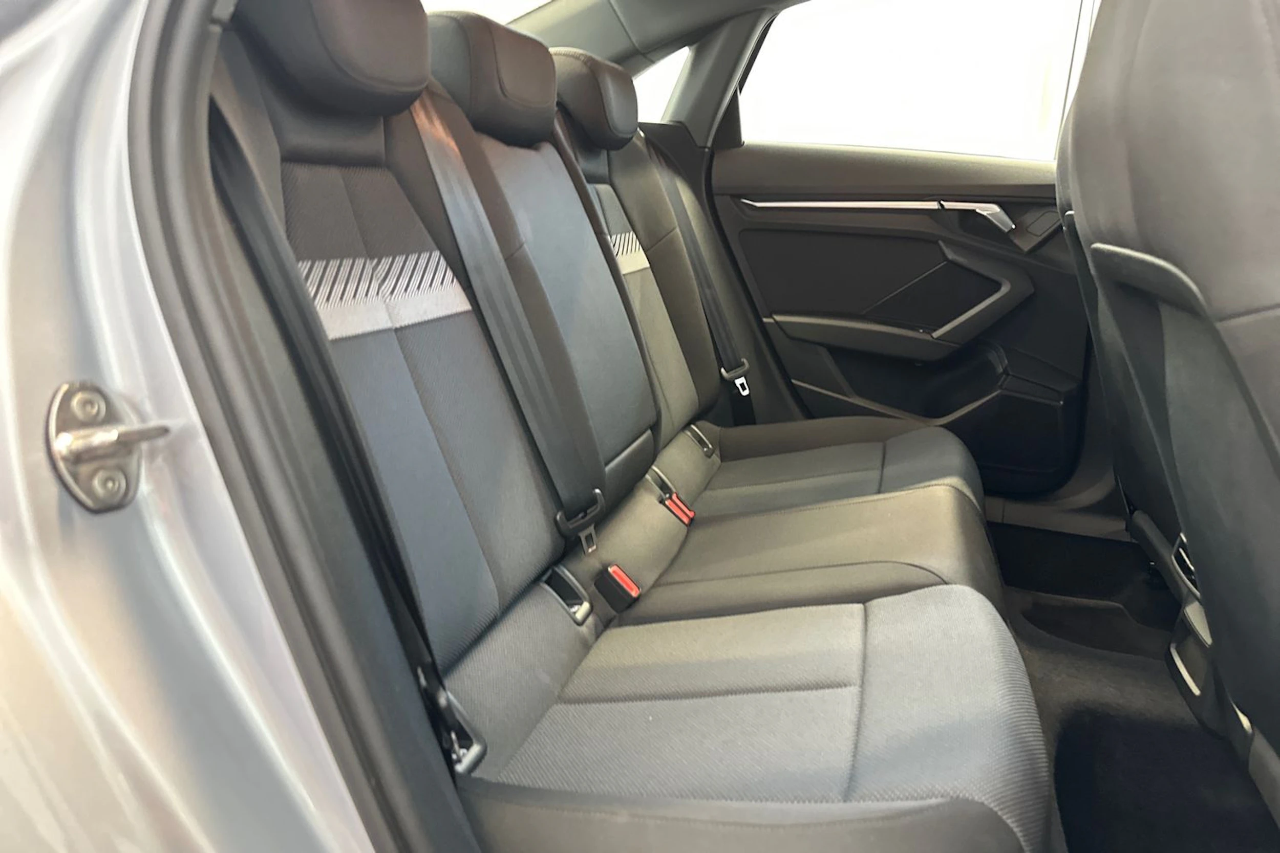 met. harmaa Audi A3 2023 kuva 10.