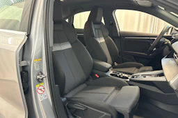 met. harmaa Audi A3 2023 kuva 11.