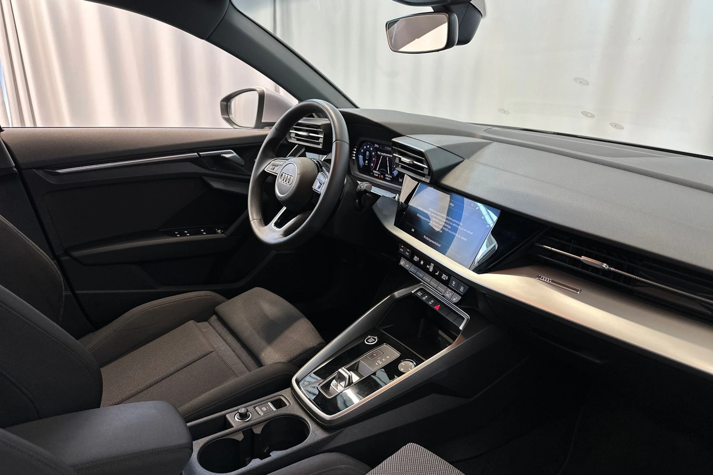 met. harmaa Audi A3 2023 kuva 12.
