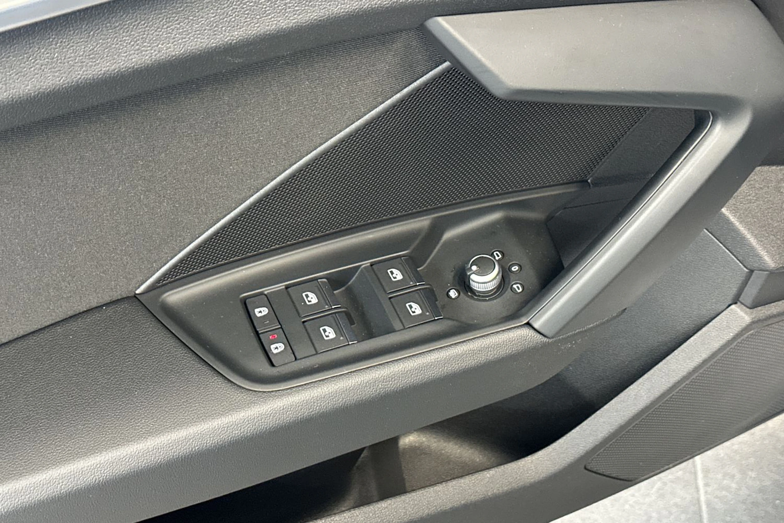 met. harmaa Audi A3 2023 kuva 14.