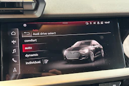 met. harmaa Audi A3 2023 kuva 24.