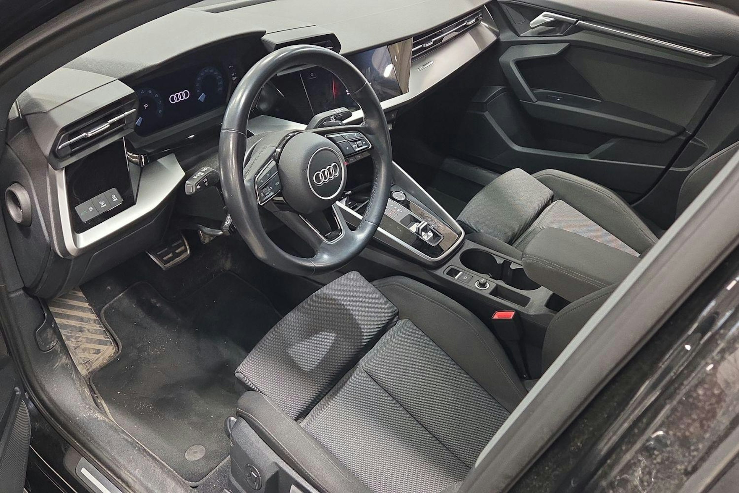 musta Audi A3 2023 kuva 3.