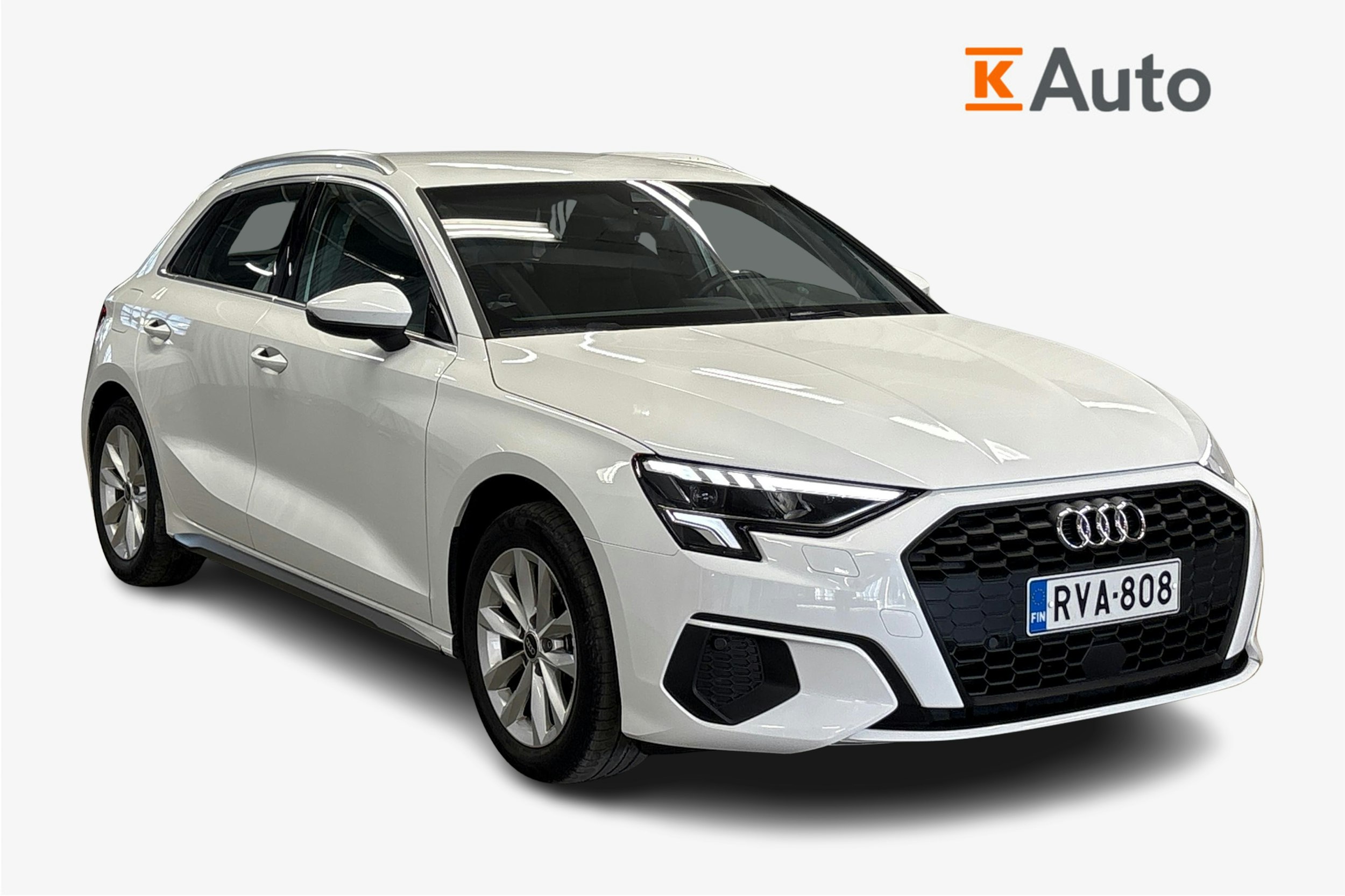 valkoinen Audi A3 2023 kuva 1.