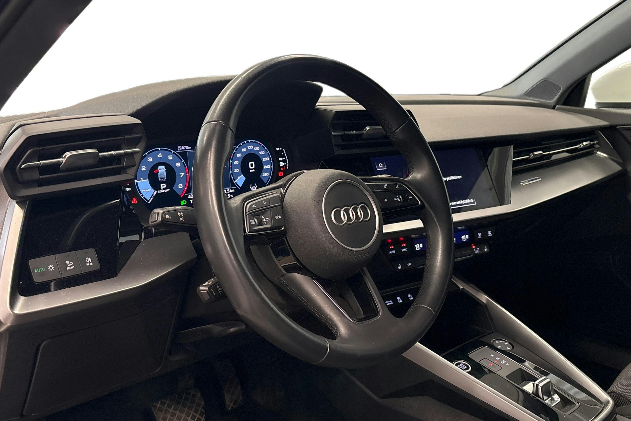 valkoinen Audi A3 2023 kuva 3.