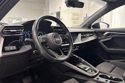 sininen Audi A3 2023 kuva 6.
