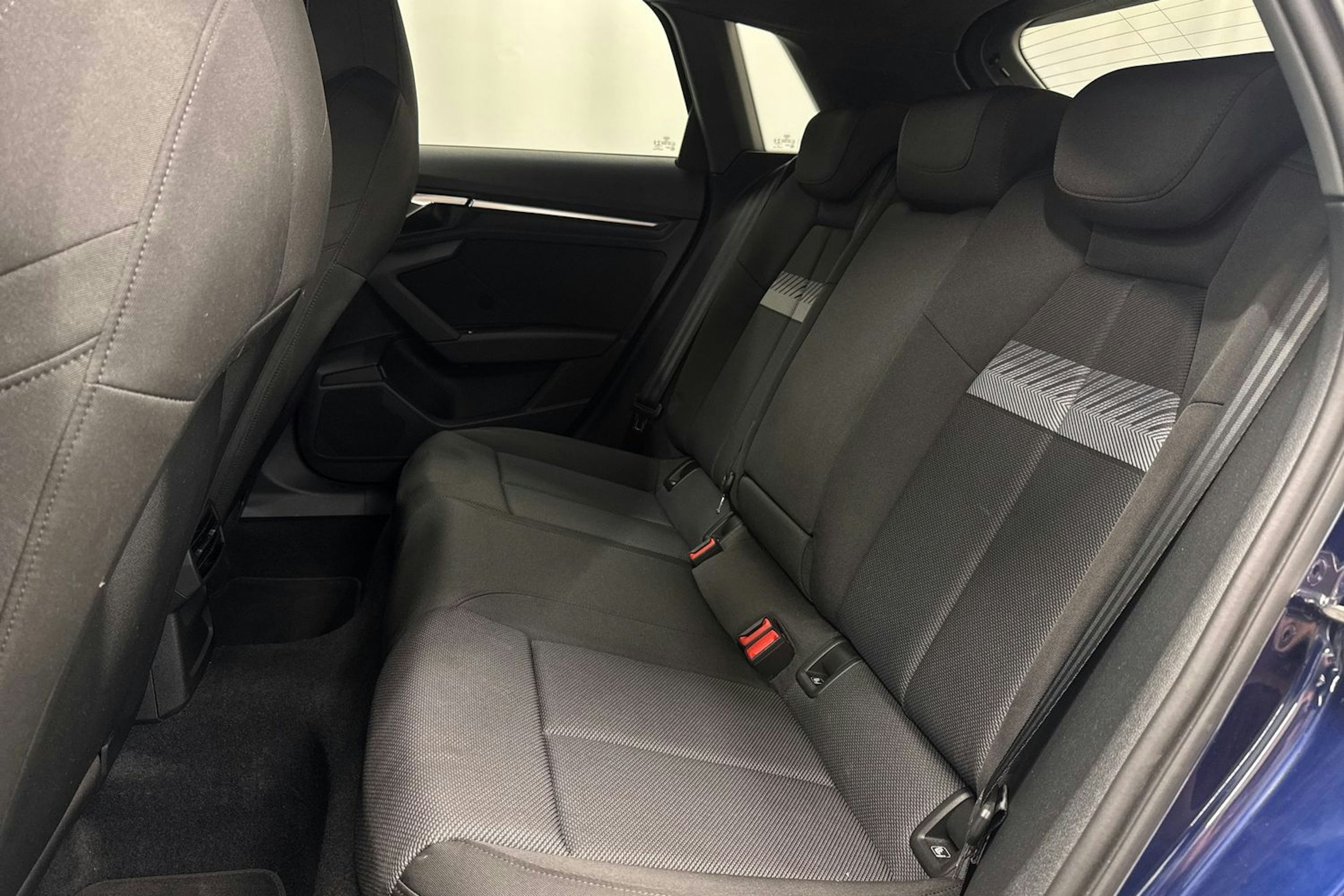 sininen Audi A3 2023 kuva 8.
