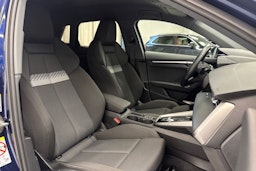 sininen Audi A3 2023 kuva 10.