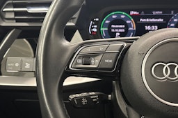 sininen Audi A3 2023 kuva 12.