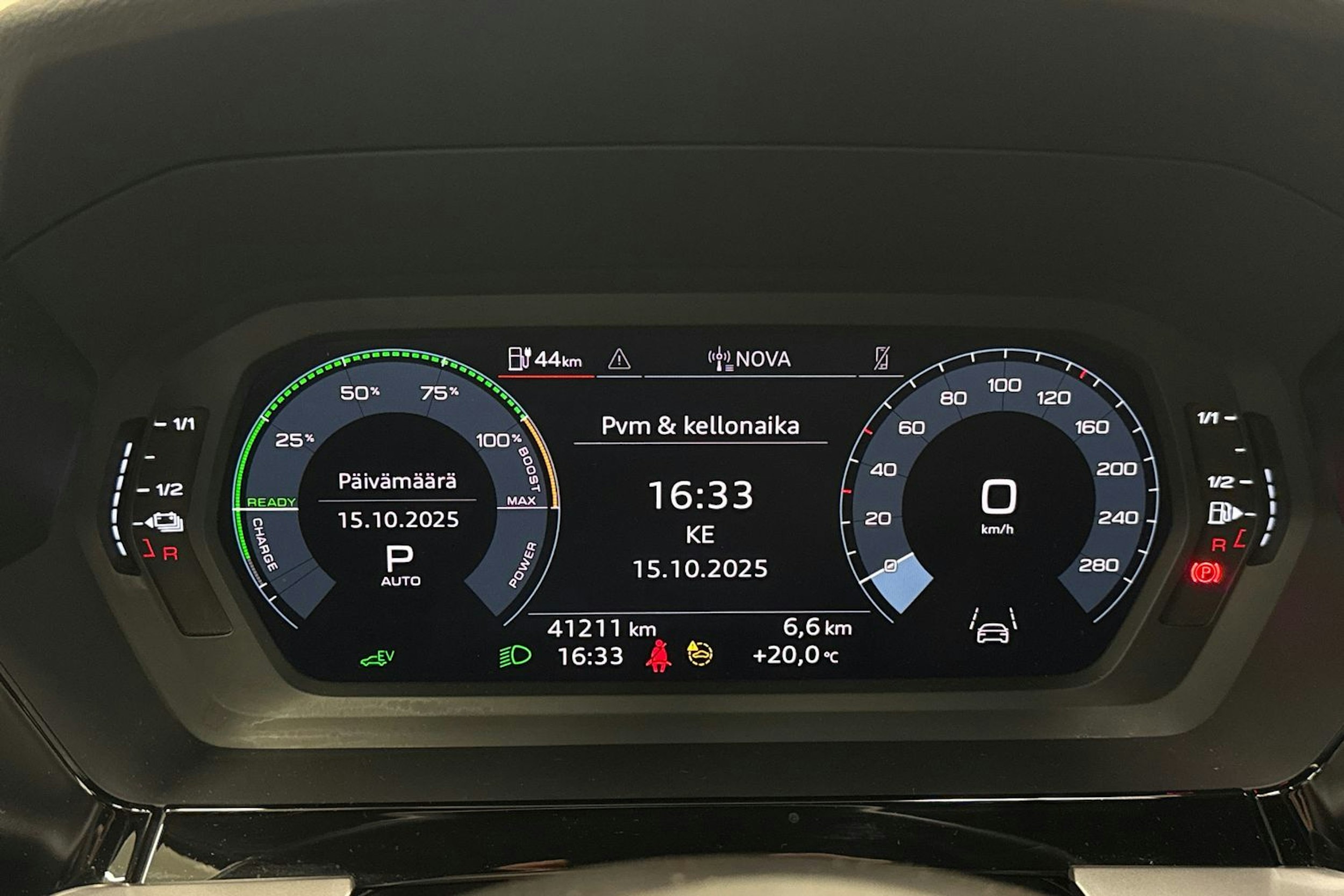 sininen Audi A3 2023 kuva 15.