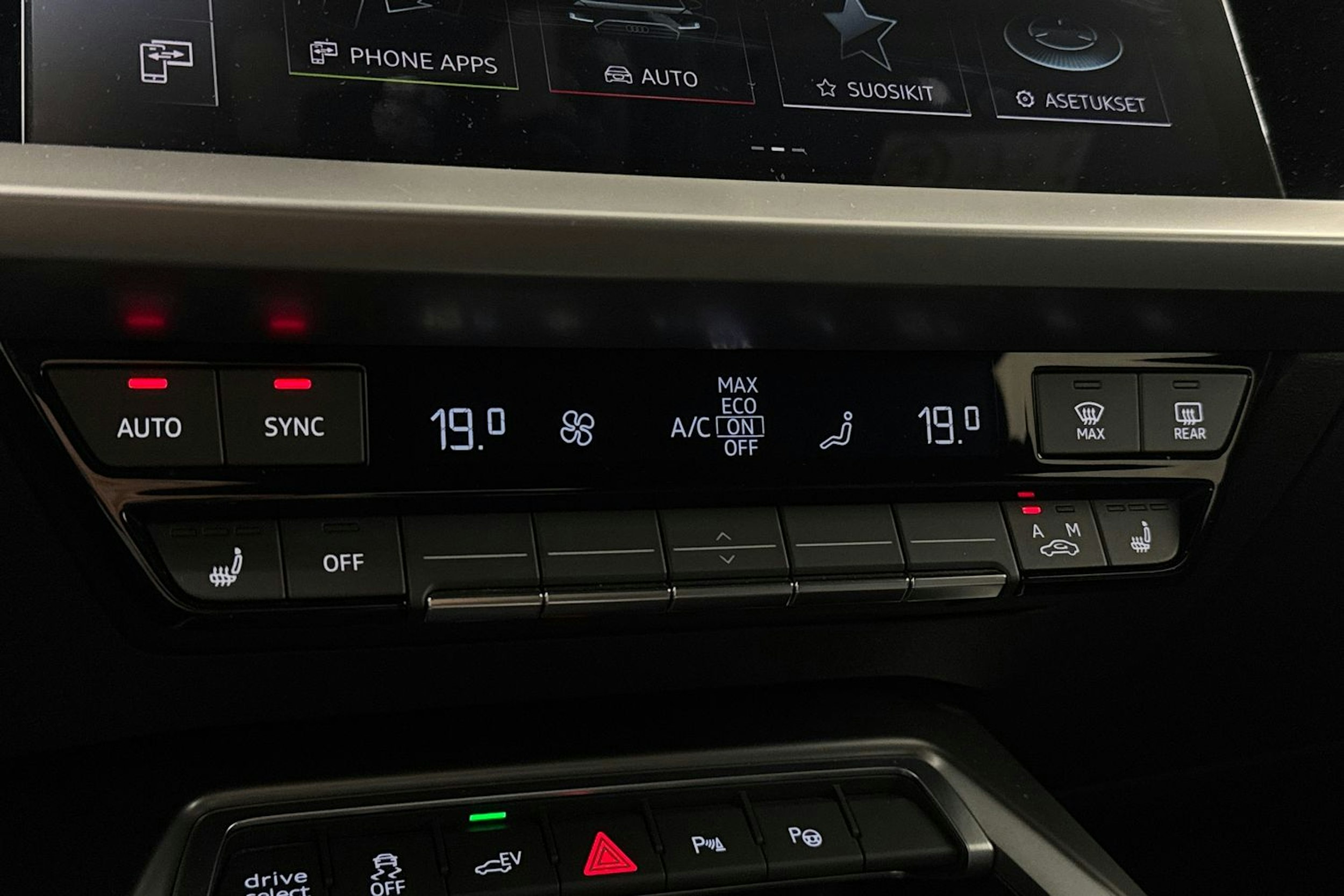 sininen Audi A3 2023 kuva 20.