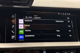 sininen Audi A3 2023 kuva 22.