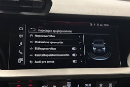sininen Audi A3 2023 kuva 28.