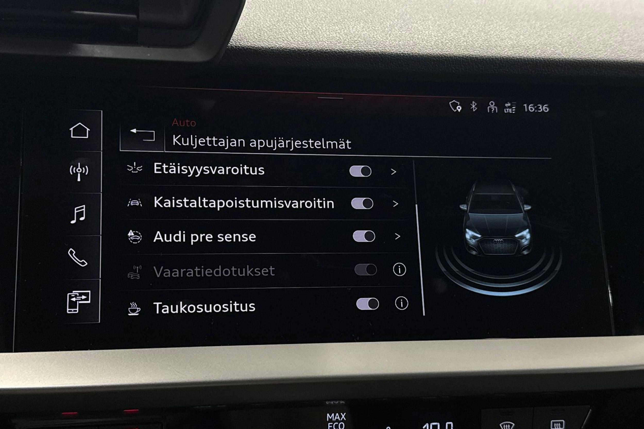sininen Audi A3 2023 kuva 29.