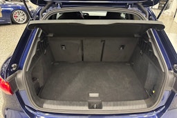 sininen Audi A3 2023 kuva 34.