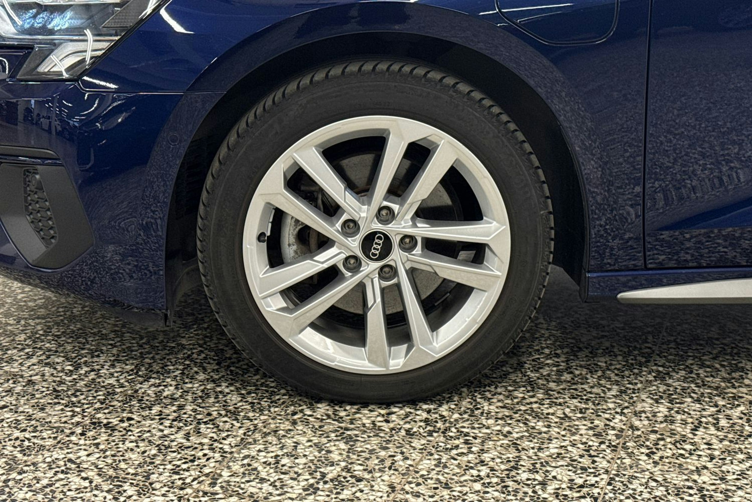 sininen Audi A3 2023 kuva 35.