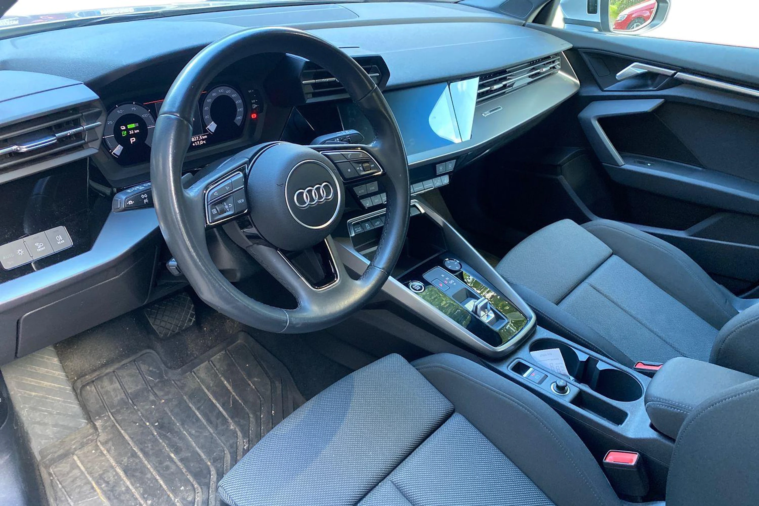 Harmaa Audi A3 2023 kuva 3.