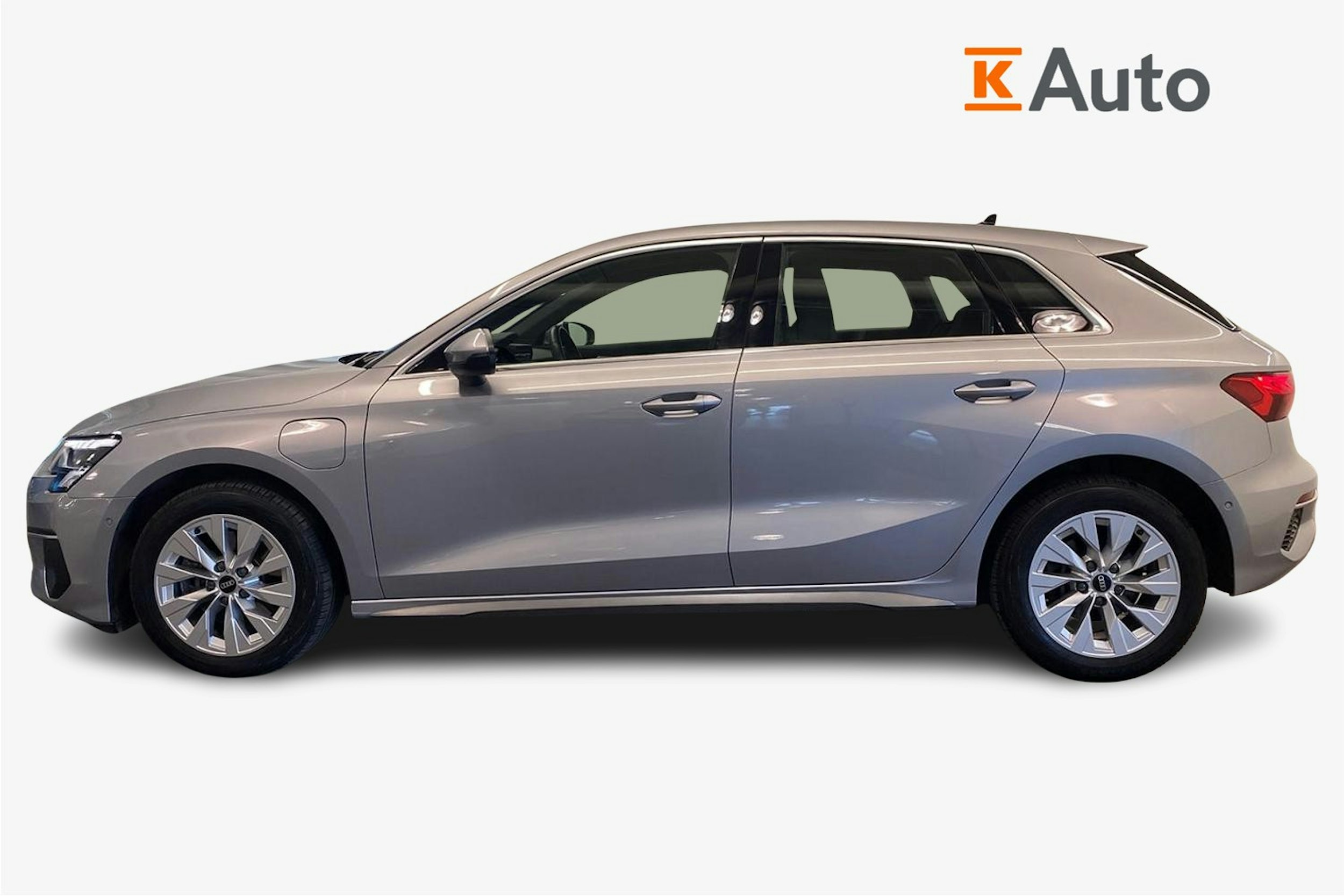 harmaa Audi A3 2023 kuva 6.