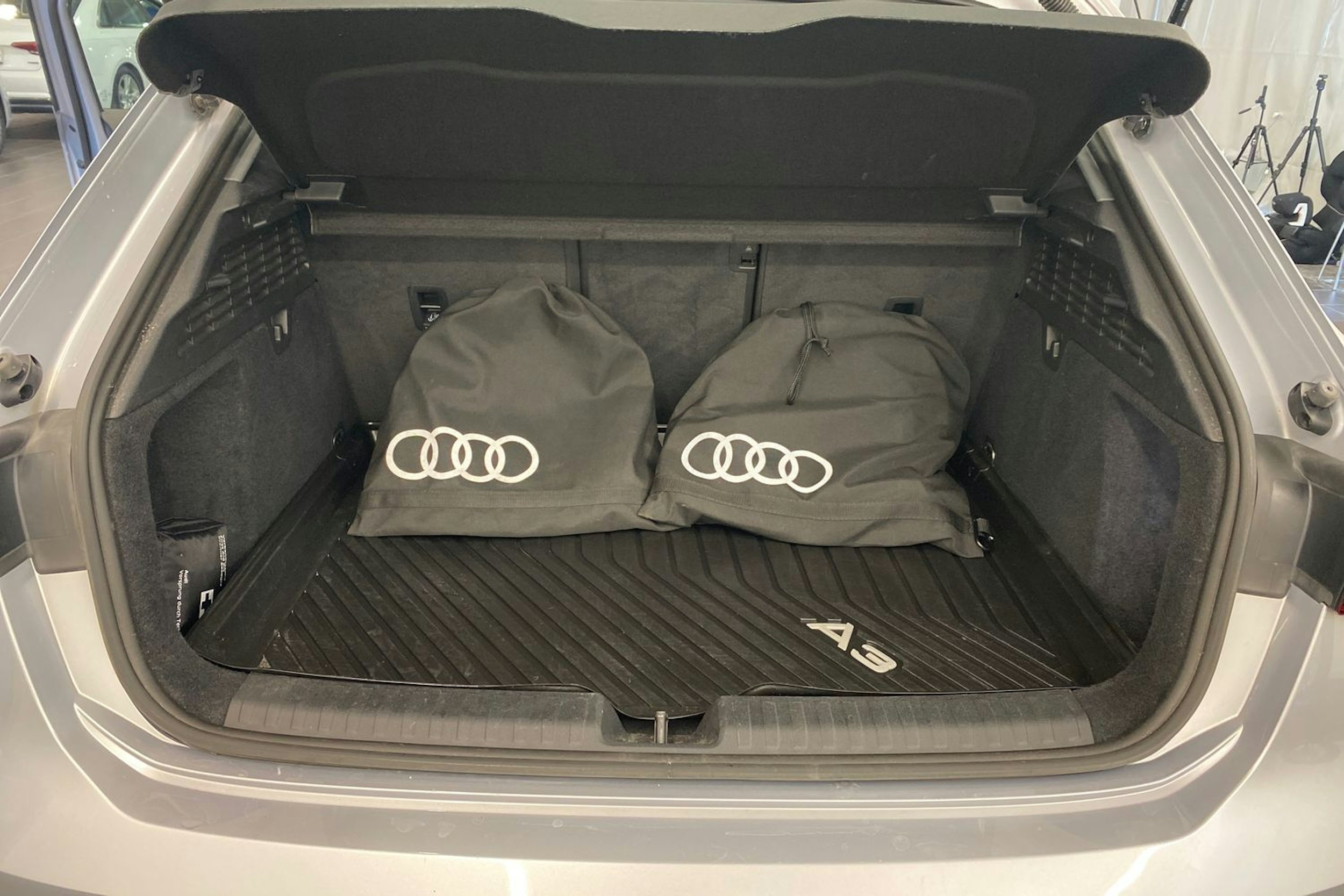 harmaa Audi A3 2023 kuva 14.