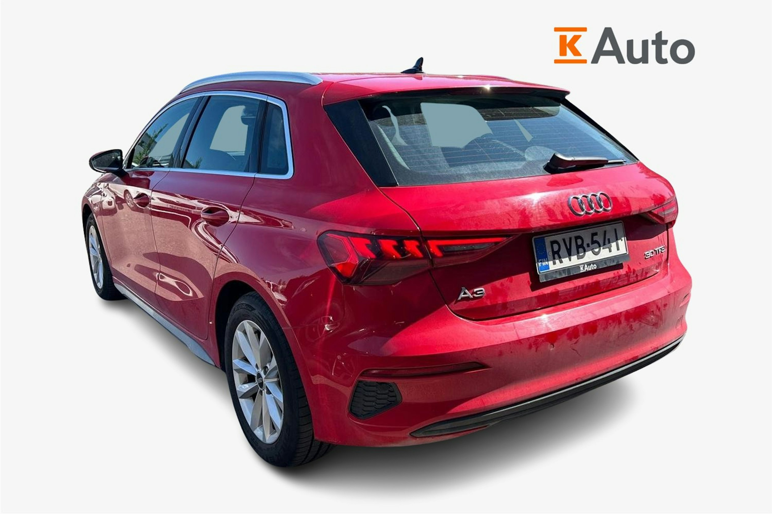 Punainen Audi A3 2023 kuva 2.