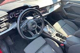 Punainen Audi A3 2023 kuva 3.