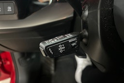 Punainen Audi A3 2023 kuva 16.