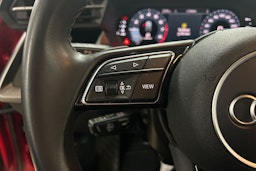 Punainen Audi A3 2023 kuva 17.