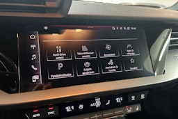 Punainen Audi A3 2023 kuva 23.