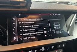 Punainen Audi A3 2023 kuva 24.