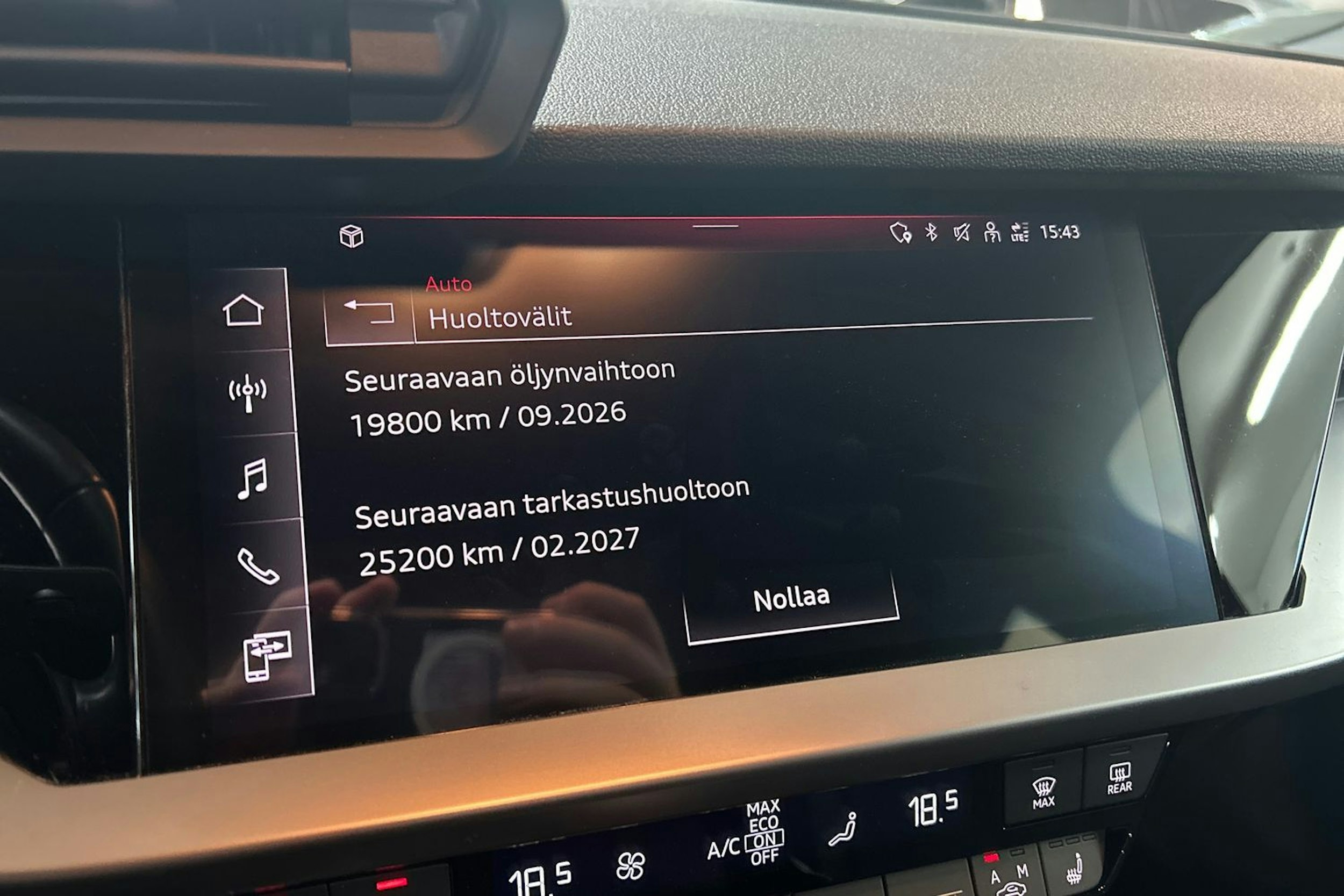 Punainen Audi A3 2023 kuva 25.