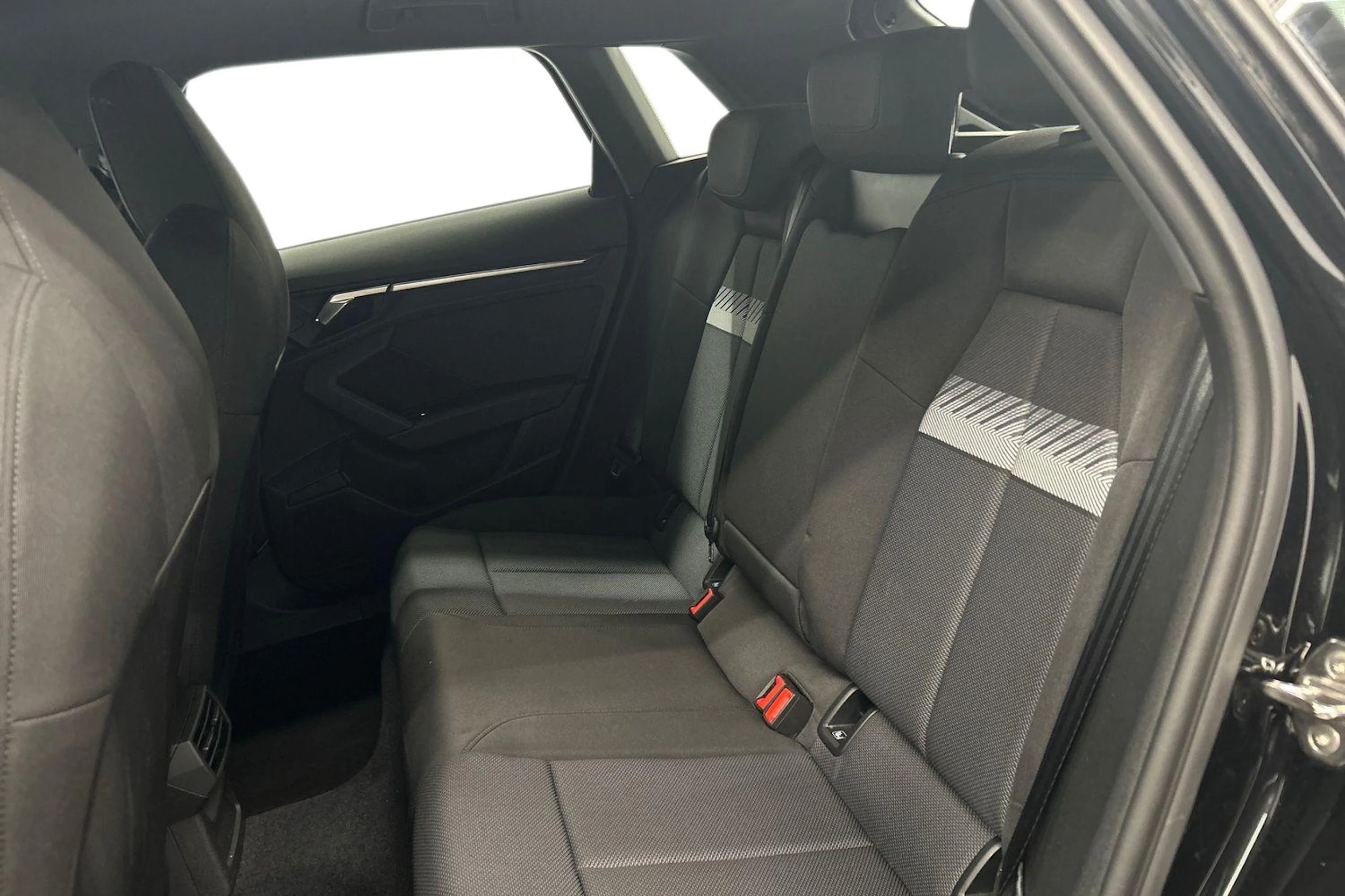 musta Audi A3 2023 kuva 11.