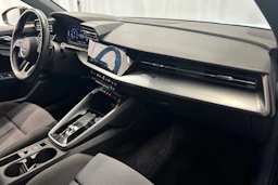 musta Audi A3 2023 kuva 16.