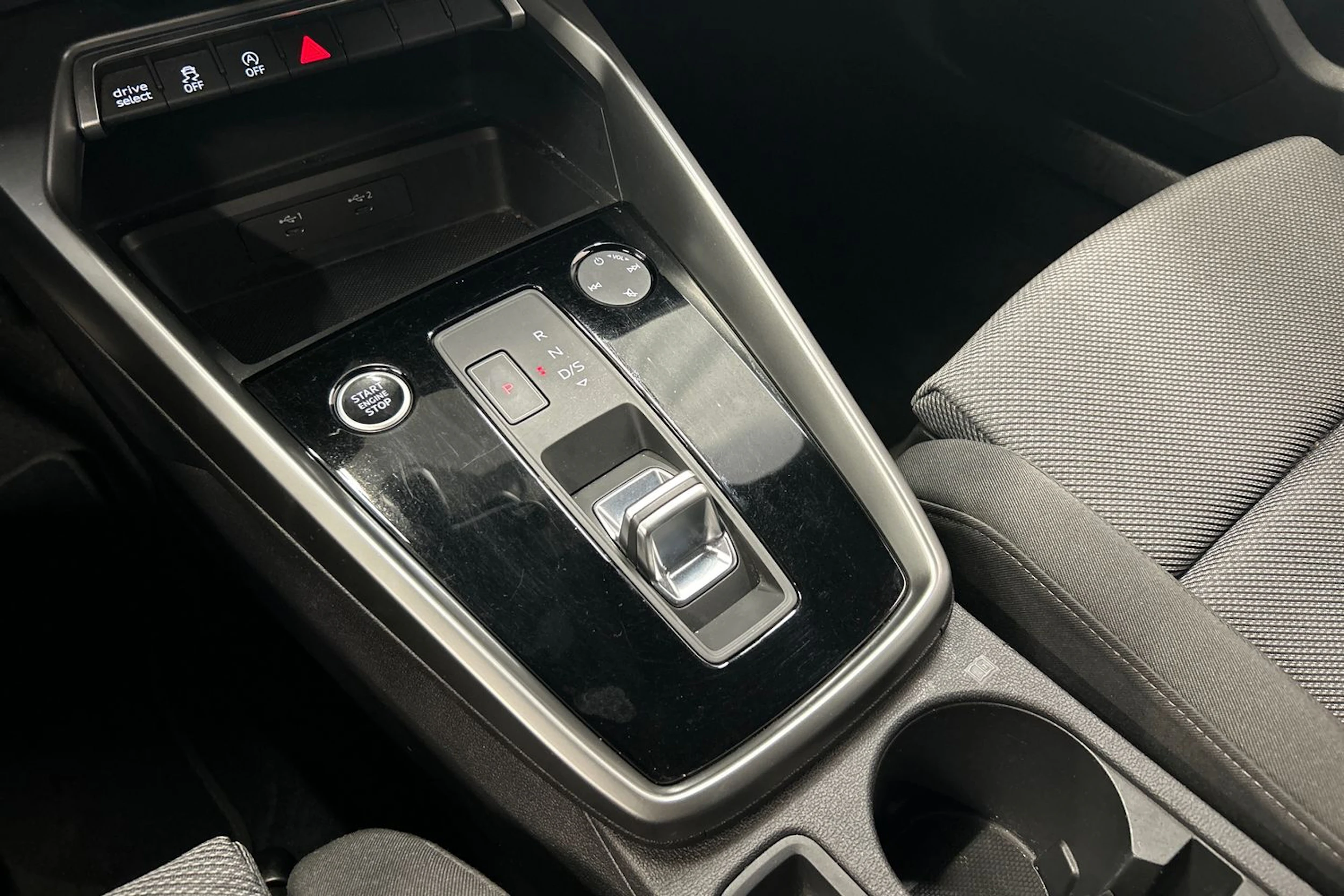 musta Audi A3 2023 kuva 26.