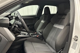 valkoinen Audi A3 2023 kuva 15.