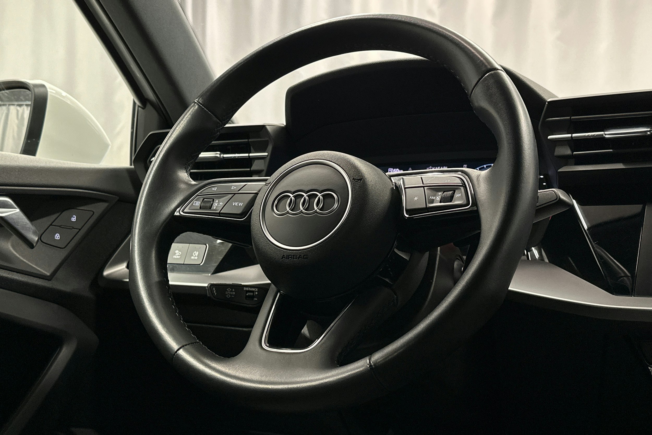 valkoinen Audi A3 2023 kuva 16.