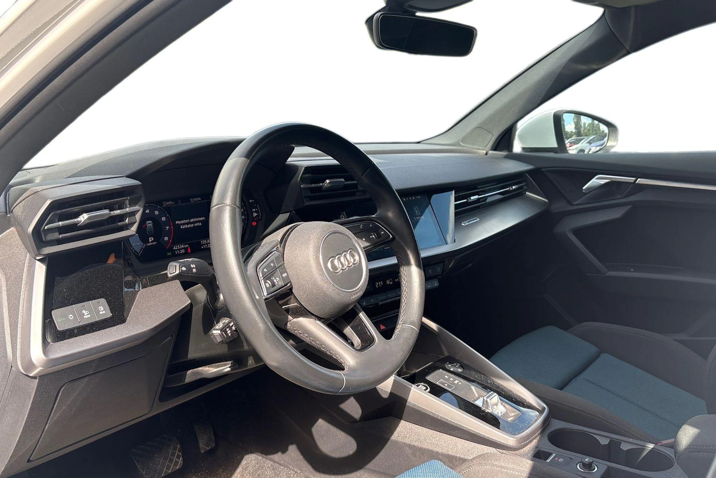 valkoinen Audi A3 2023 kuva 3.