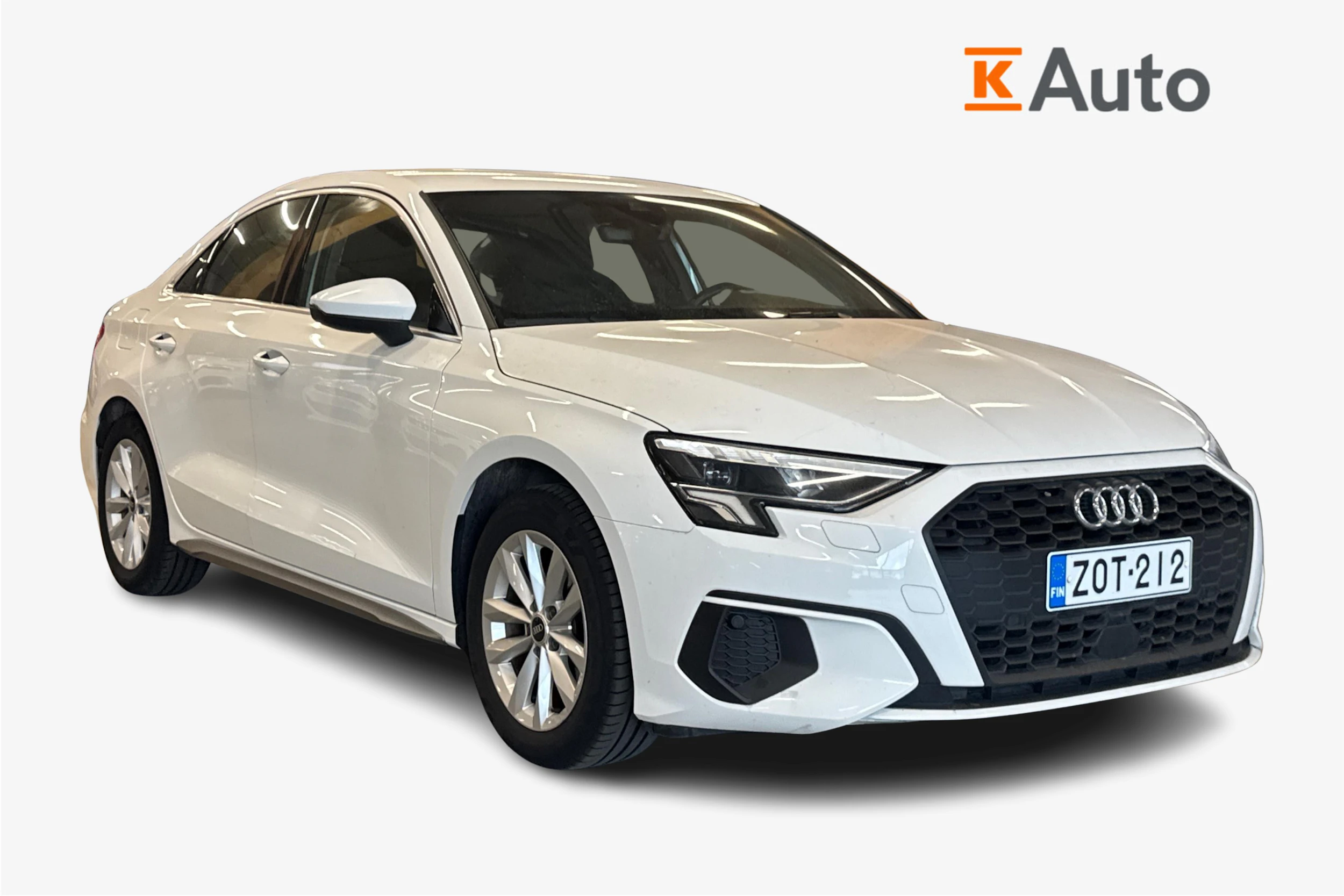 valkoinen Audi A3 2023 kuva 1.